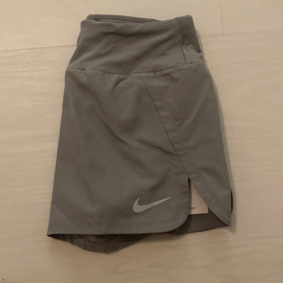 Nike running shorts - Picture 1 of 3